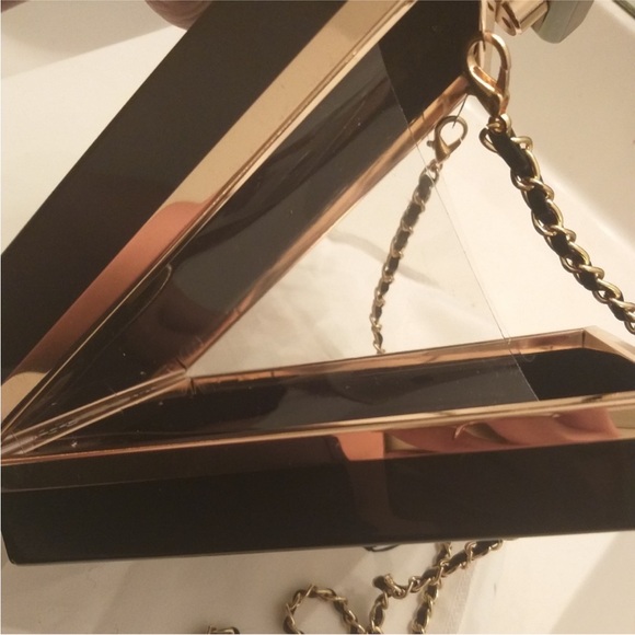 Just to share!!!!GORGEOUS COLLECTORS HANDBAG. - Picture 4 of 12